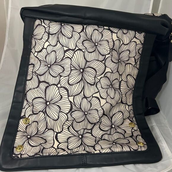 Petunia Pickle Bottom Black Vegan Leather Backpack Floral Lining Changing Pad - Picture 9 of 11